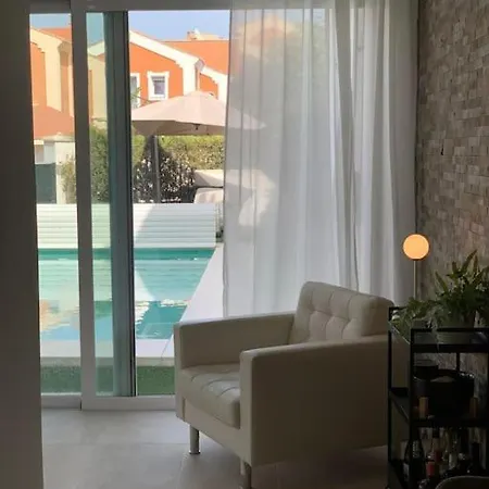 Modern Beachside Townhouse W/ Private Pool Villa *