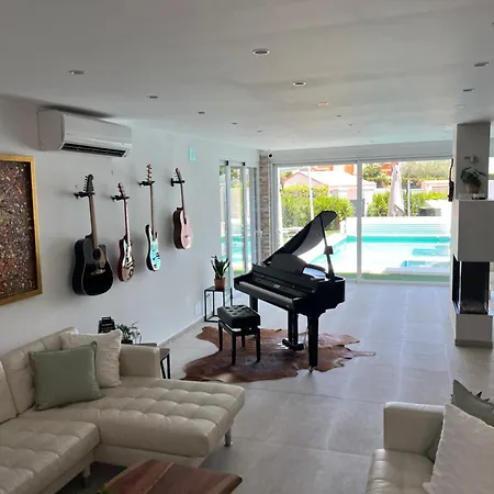 Modern Beachside Townhouse W/ Private Pool Villa