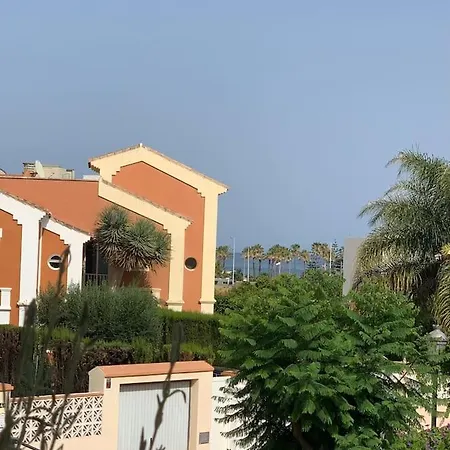 Modern Beachside Townhouse W/ Private Pool Villa