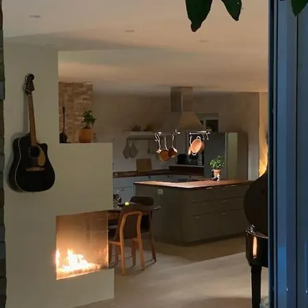 Modern Beachside Townhouse W/ Private Pool Villa Marbella
