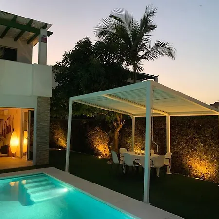Modern Beachside Townhouse W/ Private Pool * Marbella